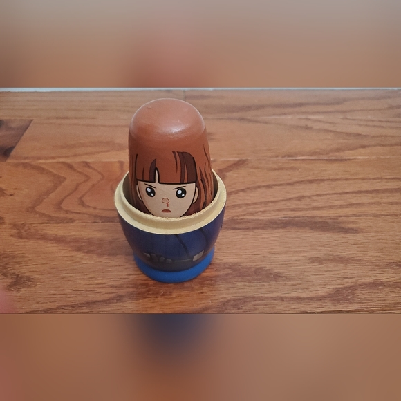 2022 Stranger Things Nestables Wooden Nesting Dolls (6 Dolls in 1). - Picture 13 of 15